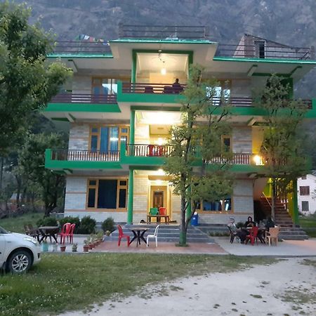 The Royal Orchard Kasol Hotel Esterno foto