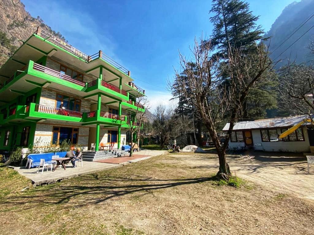 The Royal Orchard Kasol Hotel Esterno foto