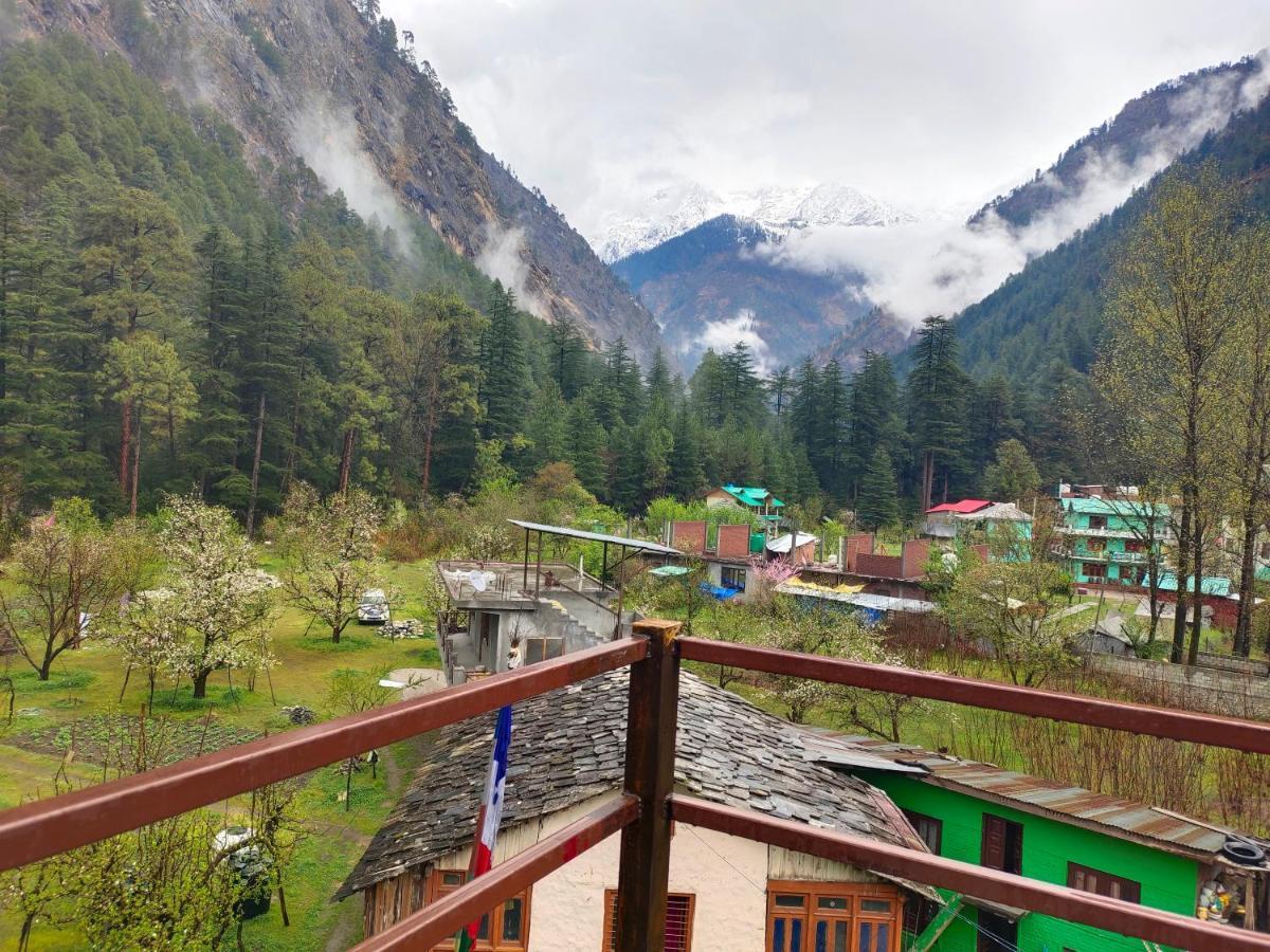 The Royal Orchard Kasol Hotel Esterno foto